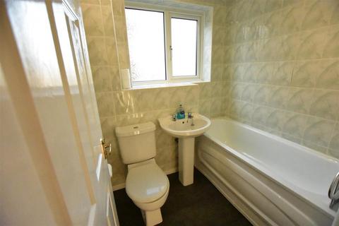 2 bedroom mews to rent, Connaught Street, Kettering