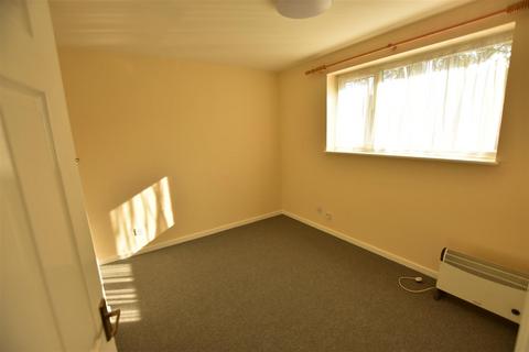 2 bedroom mews to rent, Connaught Street, Kettering