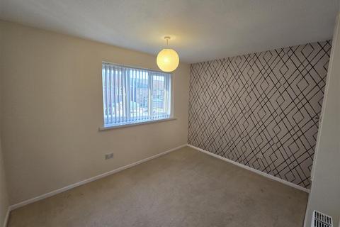 2 bedroom house to rent, Pimpernel Drive, Walsall