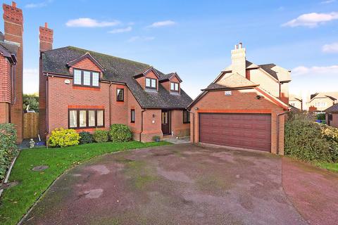 4 bedroom detached house for sale, Woodruff Close, Upchurch, ME8