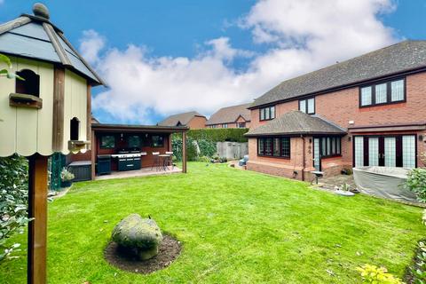 4 bedroom detached house for sale, Woodruff Close, Upchurch, ME8