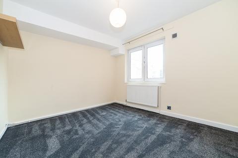 3 bedroom flat to rent, Millard Close, London N16