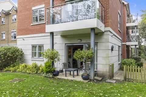 1 bedroom retirement property for sale, Oatlands Drive, Weybridge KT13