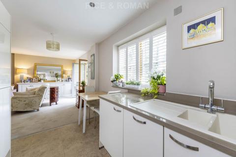 1 bedroom retirement property for sale, Oatlands Drive, Weybridge KT13