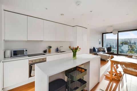 2 bedroom apartment for sale, Copper Building, Lake Shore Drive, Bristol