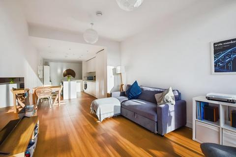 2 bedroom apartment for sale, Copper Building, Lake Shore Drive, Bristol