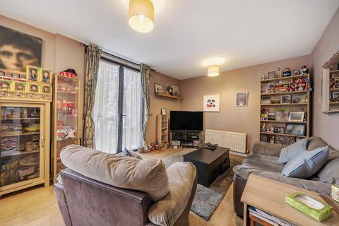 1 bedroom flat for sale, Barton Court, Godstone Road, Whyteleafe, CR3