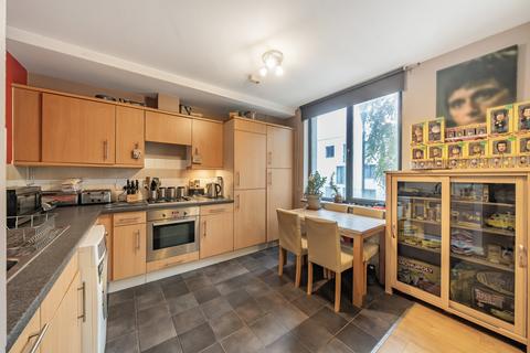 1 bedroom flat for sale, Barton Court, Godstone Road, Whyteleafe, CR3