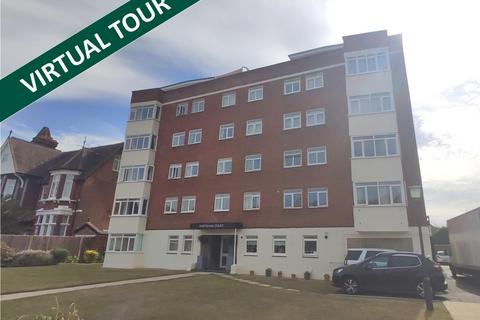 2 bedroom flat to rent, AMERSHAM COURT, CRANESWATER PARK, PO4 0NX