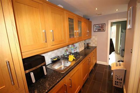 4 bedroom detached house to rent, Hillcrest Drive, South Anston, Sheffield, ROTHERHAM, S25 5FQ