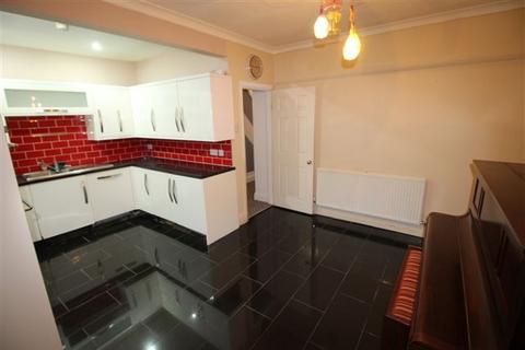 3 bedroom semi-detached house to rent, Bramley Avenue, Sheffield, SHEFFIELD, S13 8TT