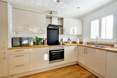 3 bedroom semi-detached house for sale, Henry Street, Redhill, Nottingham