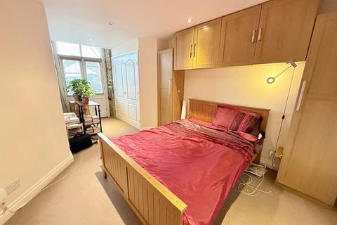 2 bedroom mews for sale, Park School Mews, Lime Street, Bingley BD16