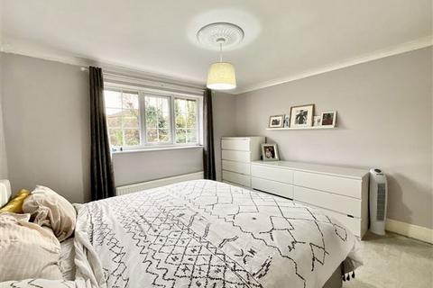 18 Bramley Park Close, Sheffield, S13 8UN