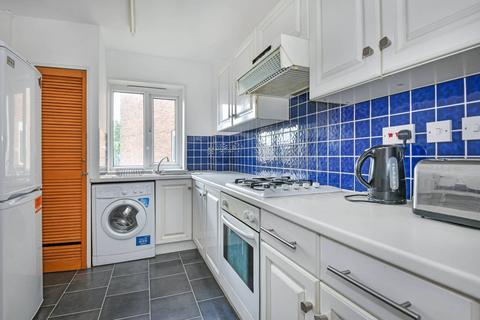 3 bedroom flat to rent, Basingdon Way, Denmark Hill, London, SE5