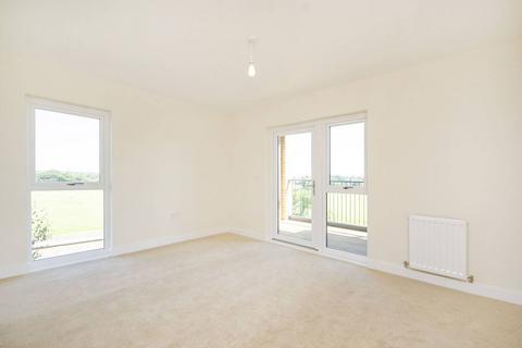 2 bedroom flat to rent, Swannell Way, Cricklewood, London, NW2