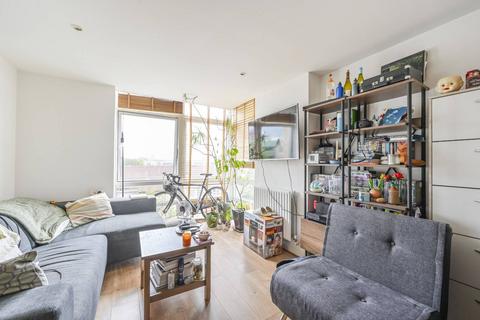 2 bedroom flat to rent, Cassilis Road, Canary Wharf, London, E14