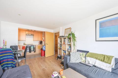 2 bedroom flat to rent, Cassilis Road, Canary Wharf, London, E14