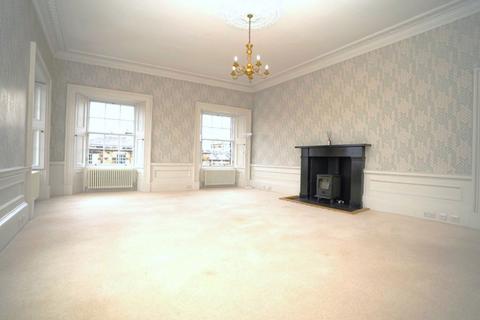 3 bedroom flat to rent, Darnaway Street, Edinburgh