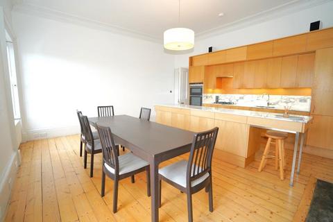 3 bedroom flat to rent, Darnaway Street, Edinburgh