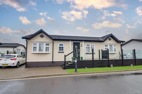 2 bedroom park home for sale, Thorney Bay Road, Canvey Island SS8