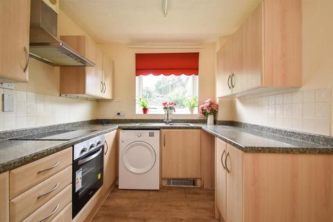 2 bedroom flat for sale, Archery Road, St. Leonards-On-Sea