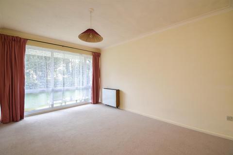 2 bedroom flat for sale, Archery Road, St. Leonards-On-Sea