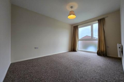 2 bedroom flat to rent, Trotwood, Grange Hill, IG7 5JP