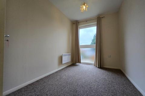 2 bedroom flat to rent, Trotwood, Grange Hill, IG7 5JP