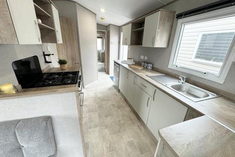 2 bedroom static caravan for sale, Solent Breezes Holiday Park