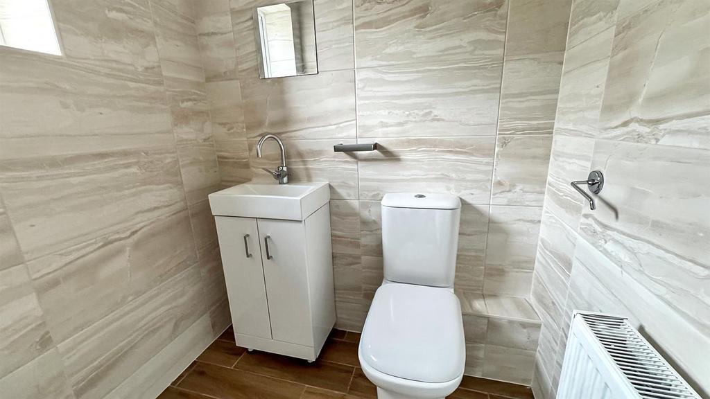 Ground floor cloakroom/WC