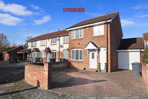 3 bedroom end of terrace house for sale, Chatsworth Road, Dartford