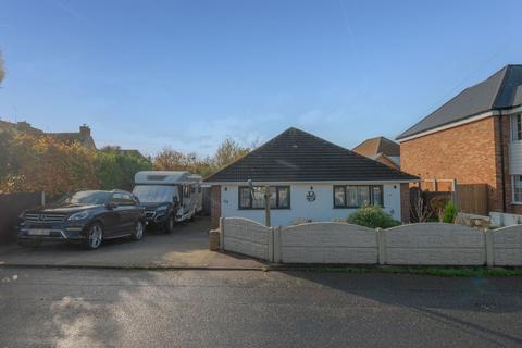 2 bedroom detached bungalow for sale, Monkton Road, Minster, CT12