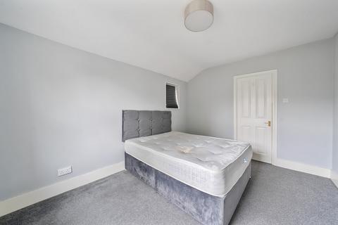 3 bedroom terraced house to rent, Malpas Road, London, SE4