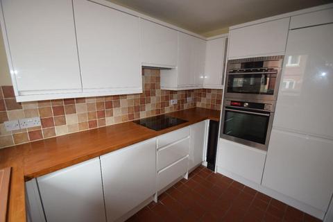 3 bedroom terraced house to rent, 24 The Smithfields