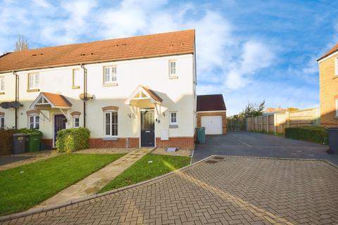 3 bedroom semi-detached house to rent, Sherbourne Avenue Ryde PO33