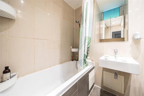 2 bedroom apartment to rent, Scrutton Close, London SW12