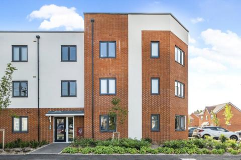 2 bedroom apartment for sale, Cyprus Road, Deepcut, Camberley, Surrey, GU16