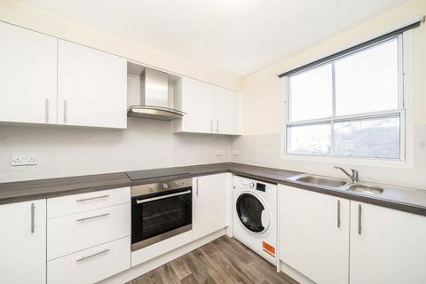 2 bedroom flat to rent, Earls Court Road, London SW5