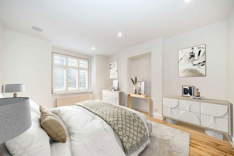 2 bedroom flat for sale, Lurline Gardens, London SW11