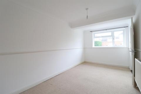 3 bedroom semi-detached house to rent, Longleaf Drive, Braintree