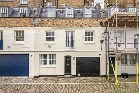 3 bedroom mews to rent, Lancaster Mews, Lancaster Gate, London, W2