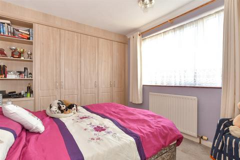 4 bedroom terraced house for sale, The Fairway, Rochester, Kent