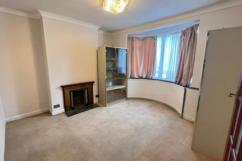 3 bedroom terraced house to rent, Woodstock Road, Wembley HA0