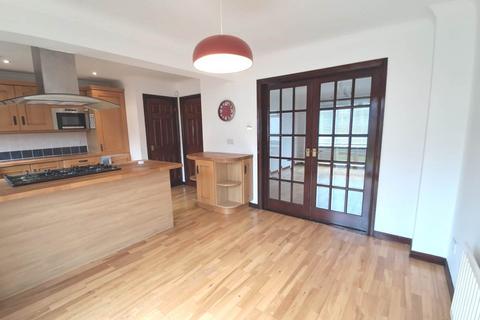 3 bedroom detached house to rent, Glenfield Gardens, Paisley