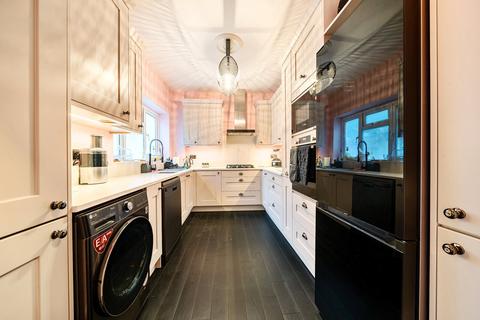 71 Crescent Road, Kingston Upon Thames, KT2 7RE