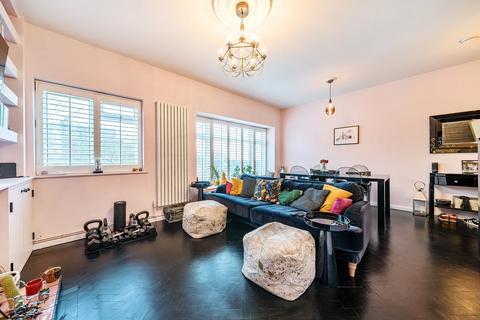 71 Crescent Road, Kingston Upon Thames, KT2 7RE