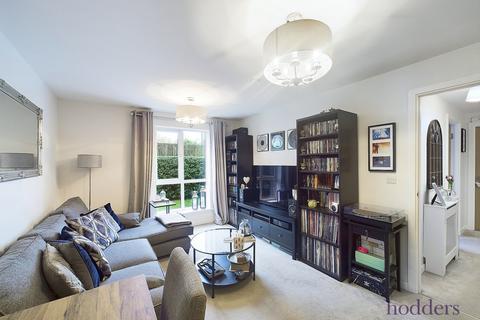 2 bedroom apartment for sale, Harrow Close, Addlestone, Surrey, KT15