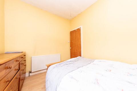 7 Dobson Terrace, Leeds, LS11 5PB