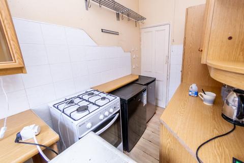 7 Dobson Terrace, Leeds, LS11 5PB